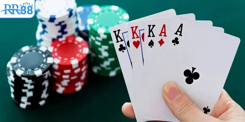 So sánh game bài offline và online được quan tâm